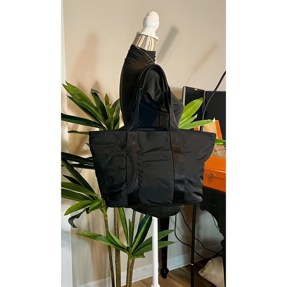 ✺ AUTHENTIC TORY BURCH BLACK NYLON EAST WEST TOTE - Picture 8 of 10